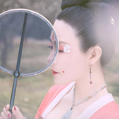 妖嬈女生頭像，唯美古風(fēng)真人頭像