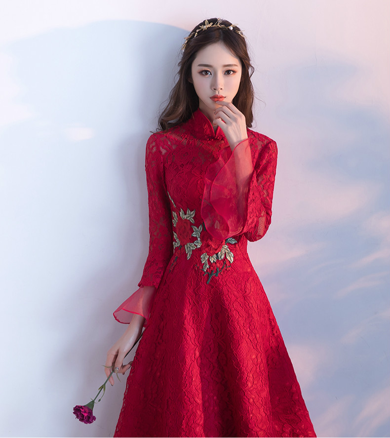 傳統(tǒng)復(fù)古印花中式禮服，紅色蕾絲新娘晚禮服