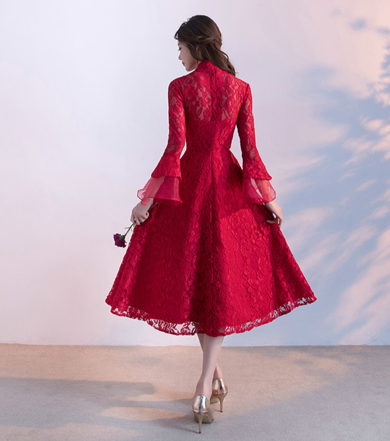 傳統(tǒng)復(fù)古印花中式禮服，紅色蕾絲新娘晚禮服