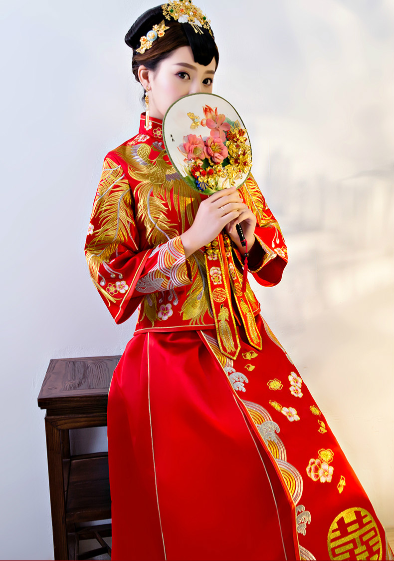 傳統(tǒng)中式禮服，紅色結婚新娘禮服