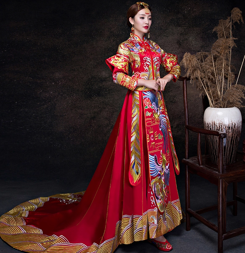 奢華大拖尾中式禮服，古典中式新娘禮服嫁衣