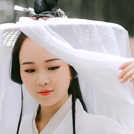 白衣俠女冷艷頭像，唯美古風(fēng)女子真人頭像