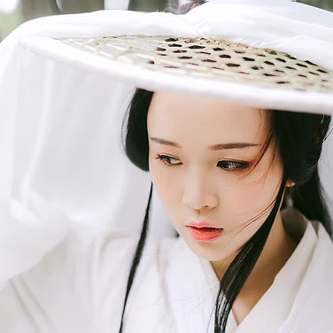 白衣俠女冷艷頭像，唯美古風(fēng)女子真人頭像