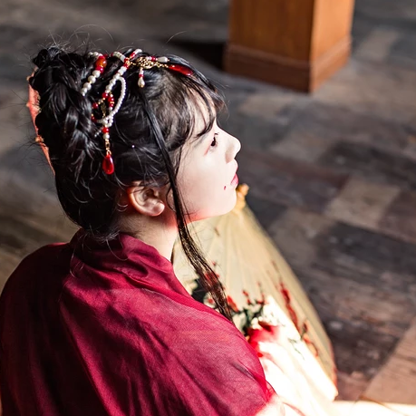 紅衣女子妖艷頭像，唯美古風(fēng)女子真人頭像