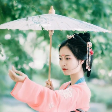 紅衣女子帶傘頭像，唯美古風(fēng)女子真人頭像