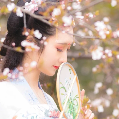 粉色小清新帶團扇頭像，唯美古風女子真人頭像