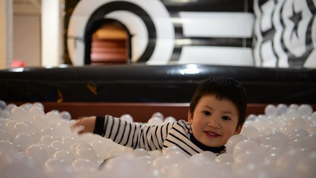 青島·Villaart維林藝墅，因?yàn)榉孔訍凵弦蛔? src="/wenxue/d/file/bigpic/190404/04/13-1G01PZ140.gif" style="width: 800px;" / data-mfFg="Lq8tVv"><br / data-G5fG="epAw6X">
	<img alt=