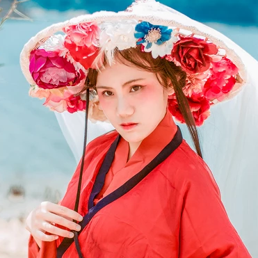 花樣紅衣女子頭像，唯美古風(fēng)真人頭像