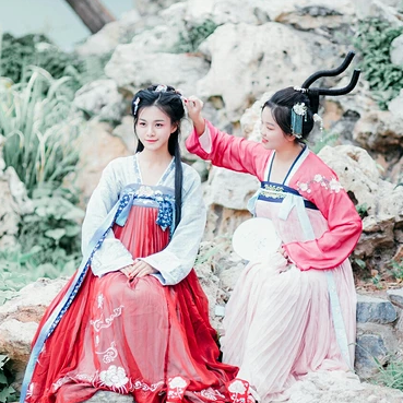 溫暖情誼閨蜜頭像，唯美古風(fēng)女子真人頭像