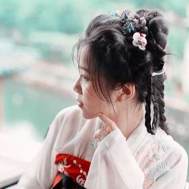 梅花樹下閨蜜頭像，唯美古風(fēng)女子真人頭像