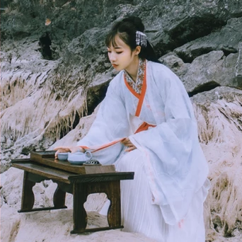 優(yōu)雅白衣女子頭像，唯美古風女子真人頭像