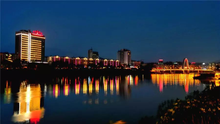 皇木鎮(zhèn)·壹間房，住進(jìn)云霧間愛上一座城