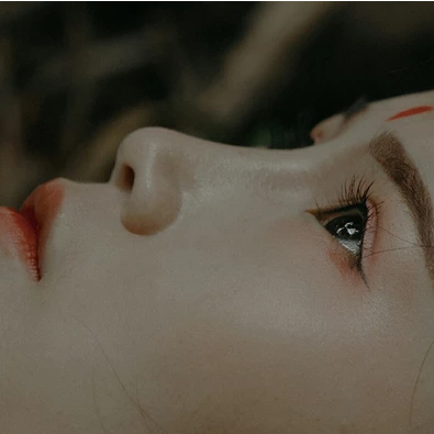 白衣素紗女子頭像像，唯美古風(fēng)女子真人頭像