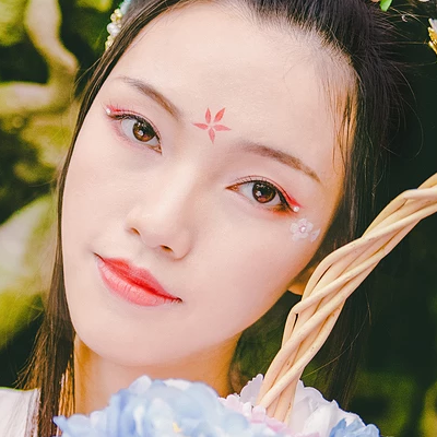 嬌艷花朵粉裙頭像，唯美古風(fēng)女子頭像