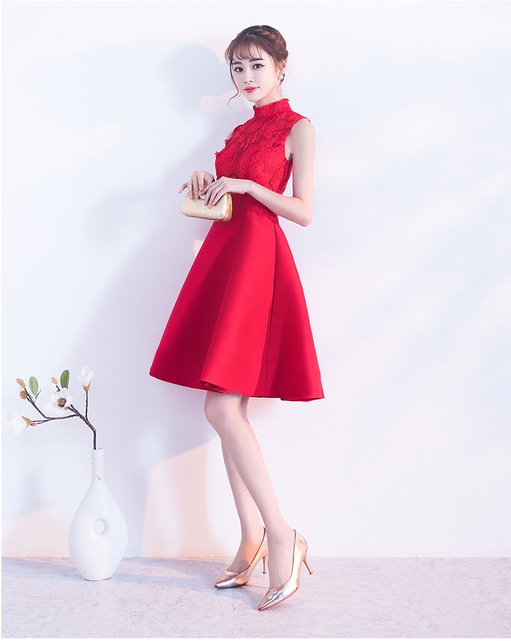 時(shí)尚無袖中式禮服，蕾絲繡花短款晚禮服