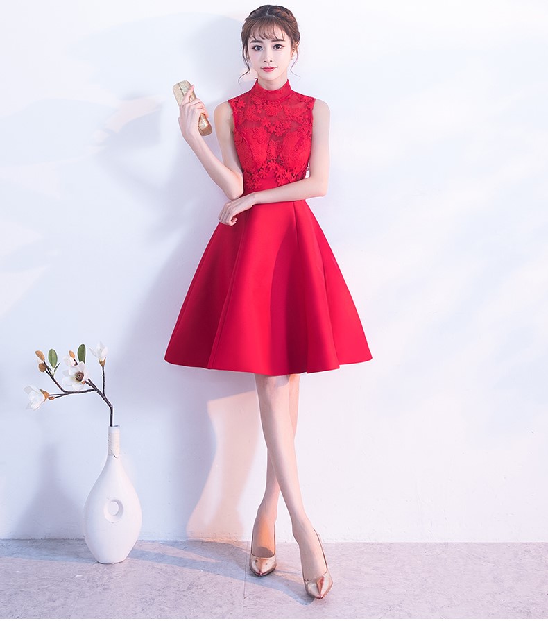 時(shí)尚無袖中式禮服，蕾絲繡花短款晚禮服