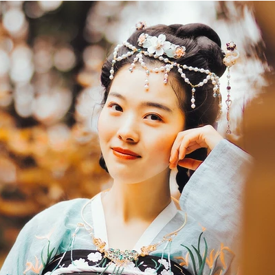 秋意唯美帶傘頭像，唯美古風(fēng)真人女子頭像