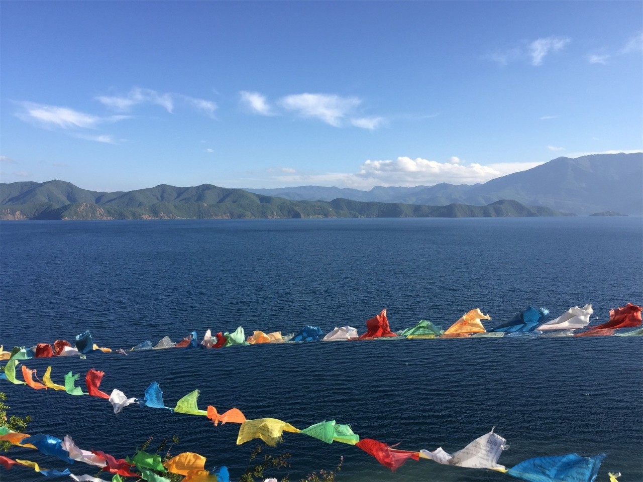 瀘沽湖·野火集，時(shí)光匆忙別錯(cuò)過(guò)年輕的瘋狂