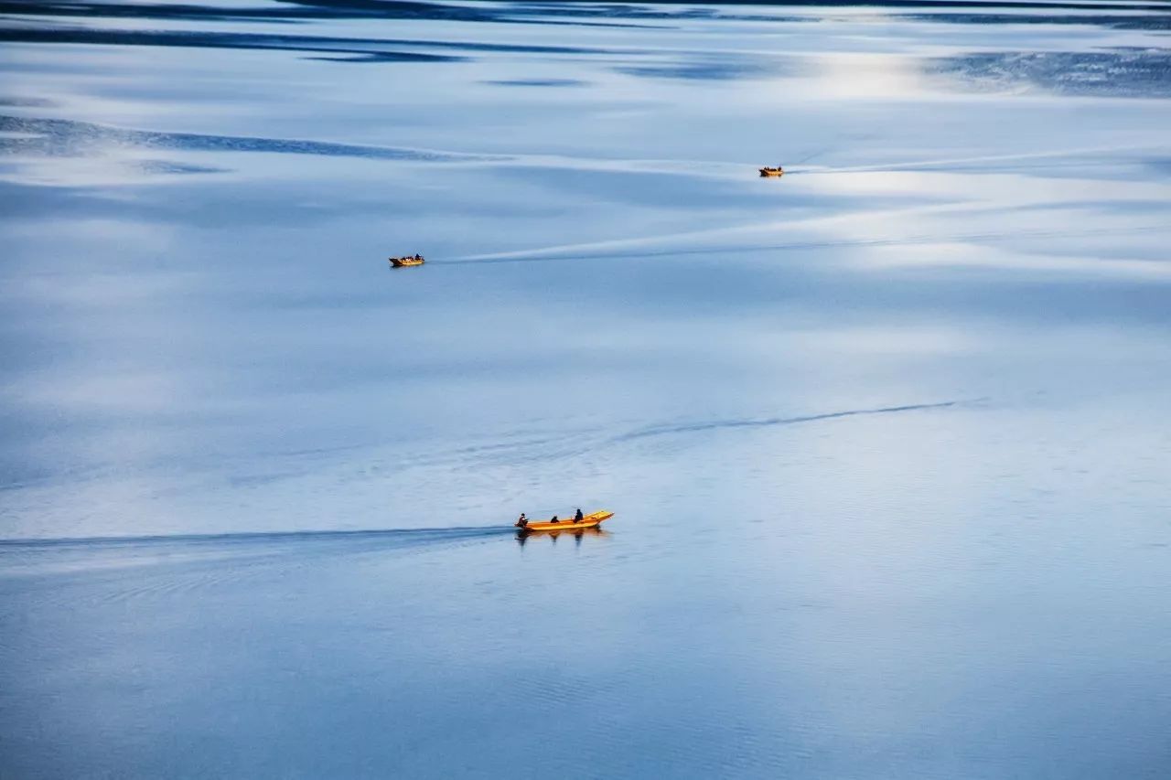 瀘沽湖·野火集，時(shí)光匆忙別錯(cuò)過(guò)年輕的瘋狂