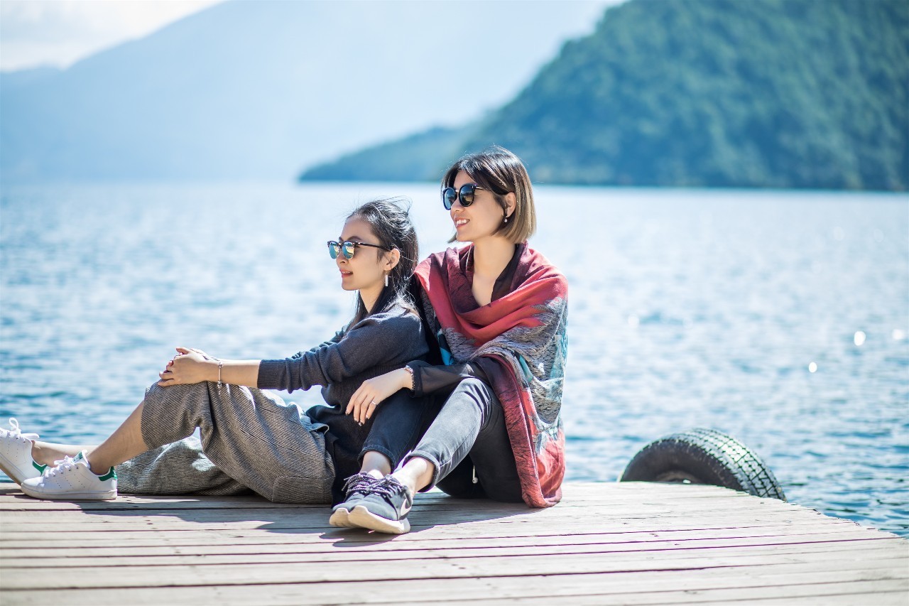 瀘沽湖·野火集，時光匆忙別錯過年輕的瘋狂