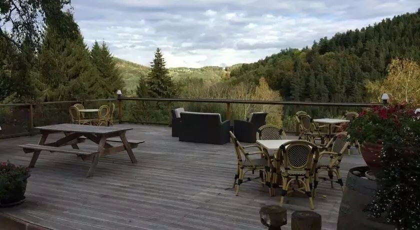 驚呆了，雞窩豬舍馬廄牛棚羊圈變民宿!