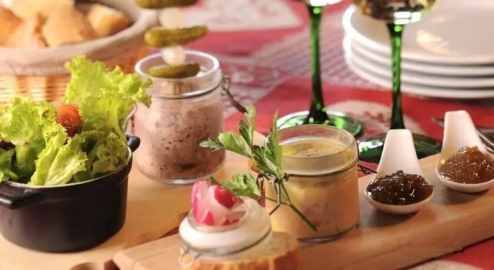 驚呆了，雞窩豬舍馬廄牛棚羊圈變民宿!