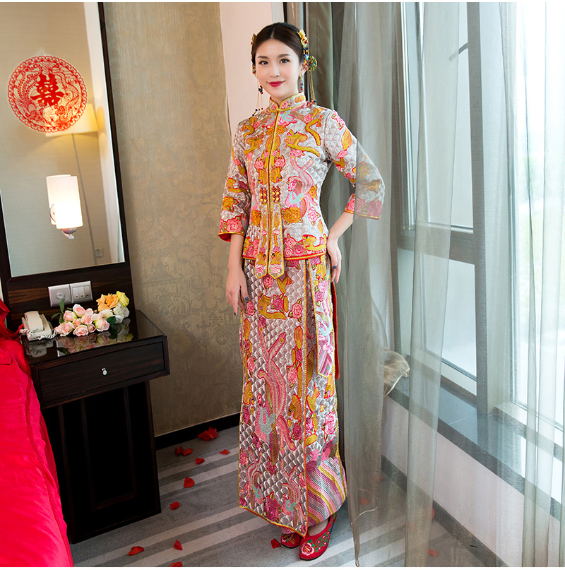 精美繡花中式禮服，時(shí)尚家佳樂(lè)文學(xué)新娘禮服