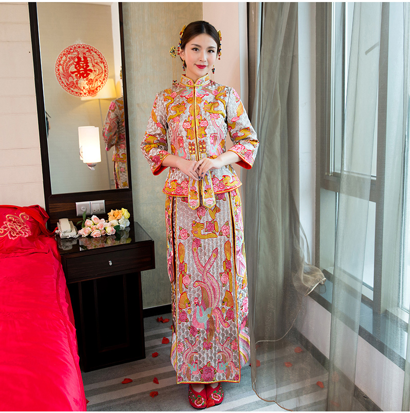 精美繡花中式禮服，時(shí)尚家佳樂(lè)文學(xué)新娘禮服