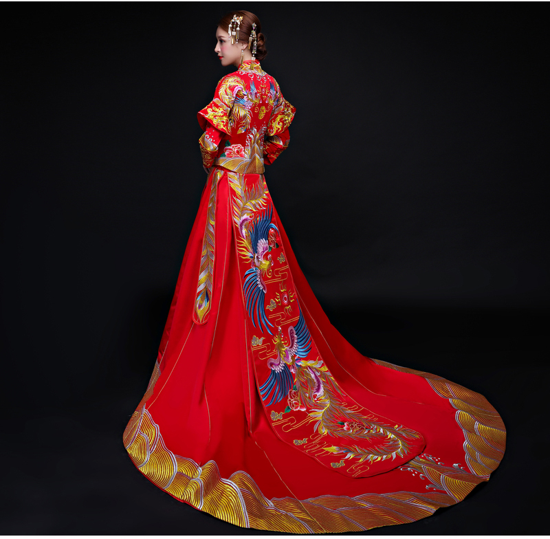 時尚拖尾中式禮服，古典大方之美新娘禮服