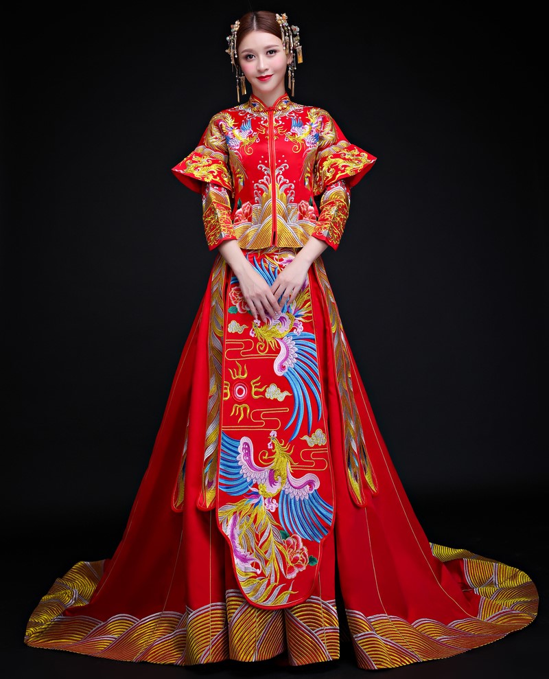 時尚拖尾中式禮服，古典大方之美新娘禮服