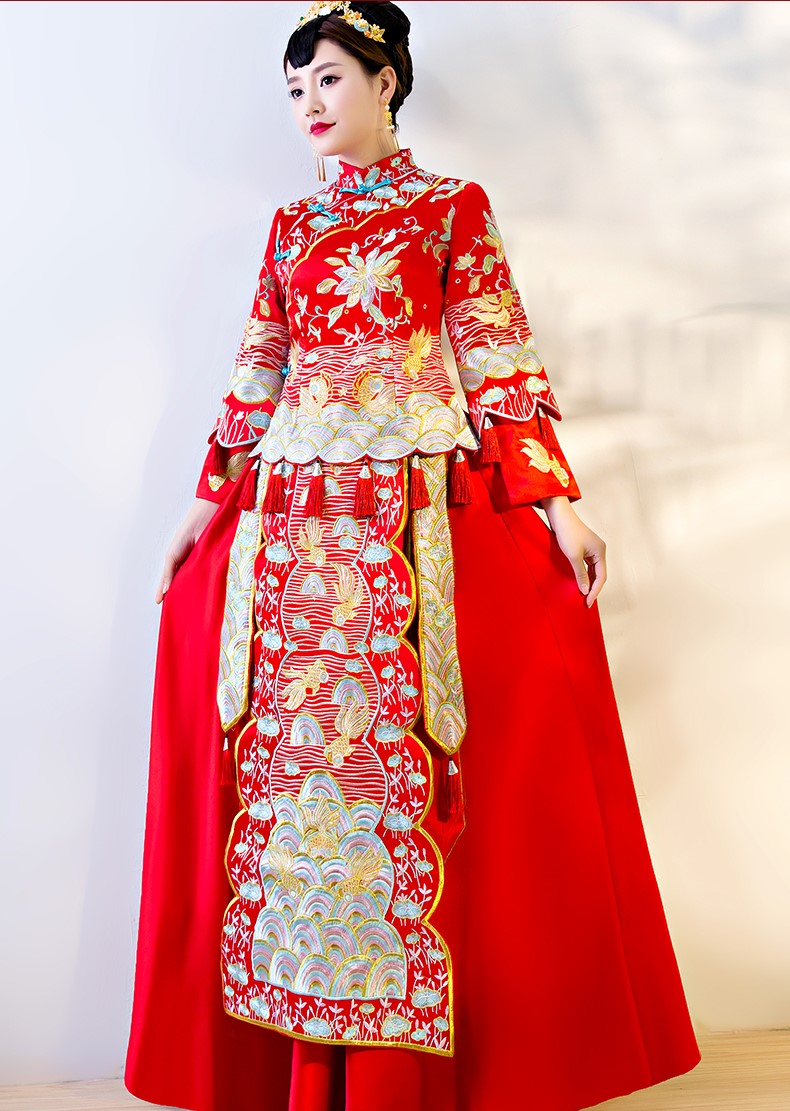 端莊斜襟新娘禮服，精美刺繡中式禮服