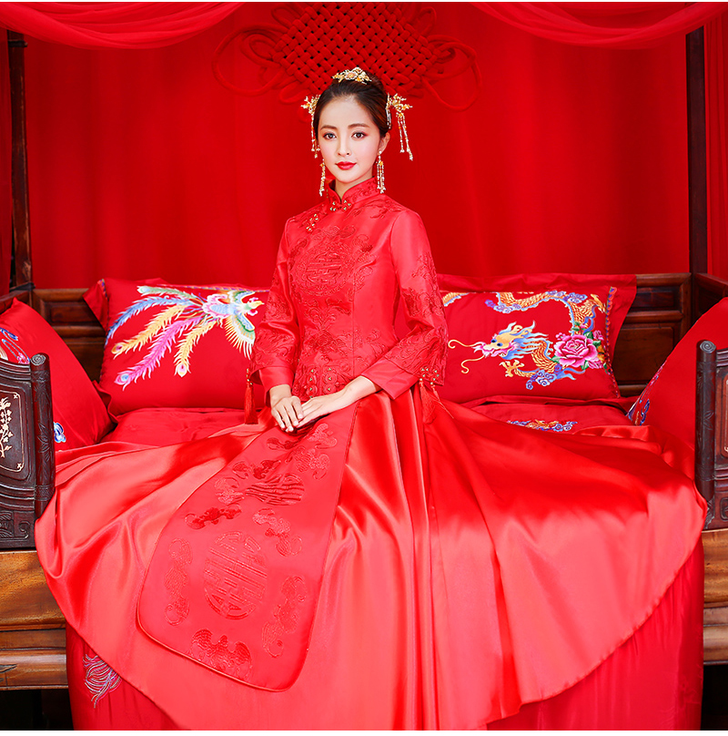 簡單大氣的中式禮服，新娘結(jié)婚禮服