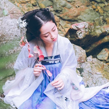 清秀女生頭像，唯美古風(fēng)真人頭像