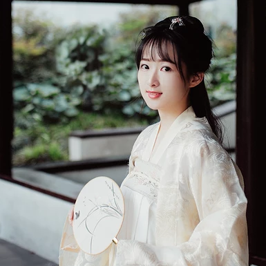 小清新白衣女子頭像，唯美古風(fēng)真人頭像