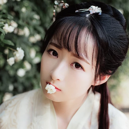 小清新白衣女子頭像，唯美古風(fēng)真人頭像