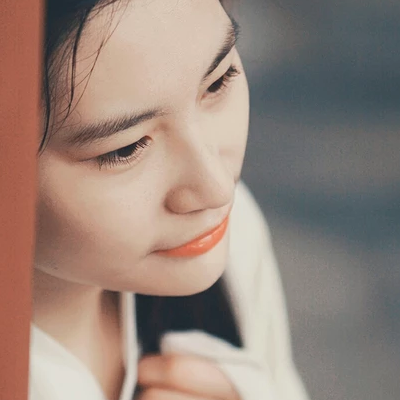 蒙眼帶團(tuán)扇女子頭像，唯美古風(fēng)真人頭像