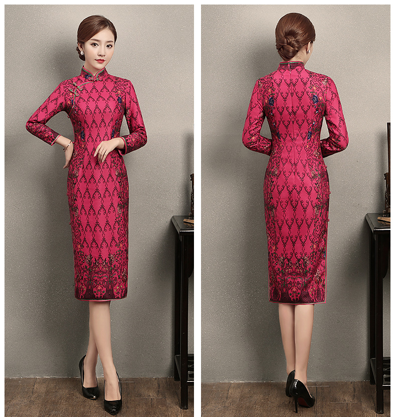 立領(lǐng)圓襟花扣旗袍，印花修身旗袍裙