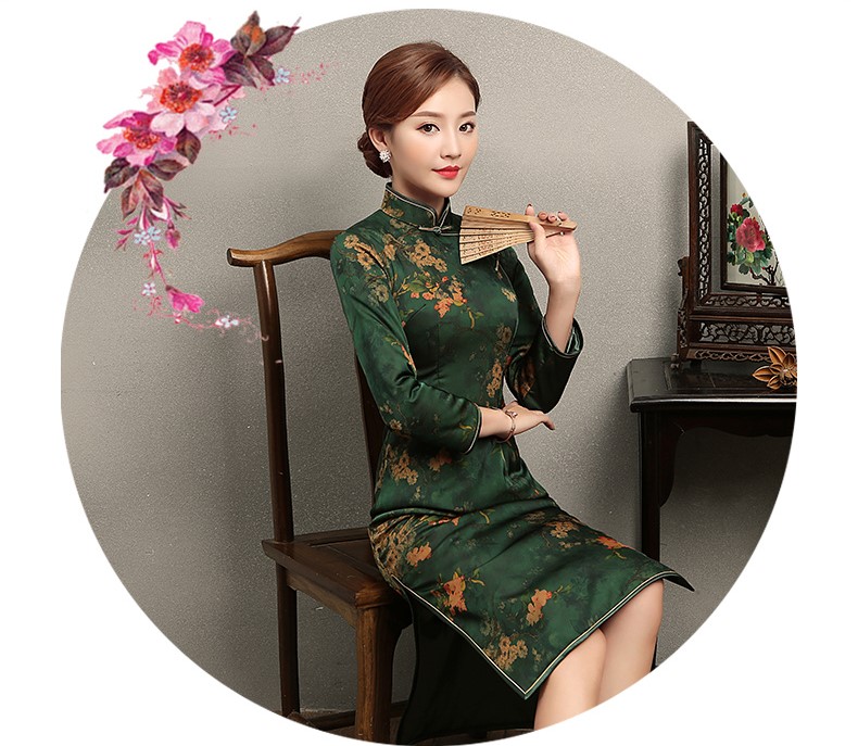 立領(lǐng)斜襟一字扣旗袍，印花修身旗袍裙