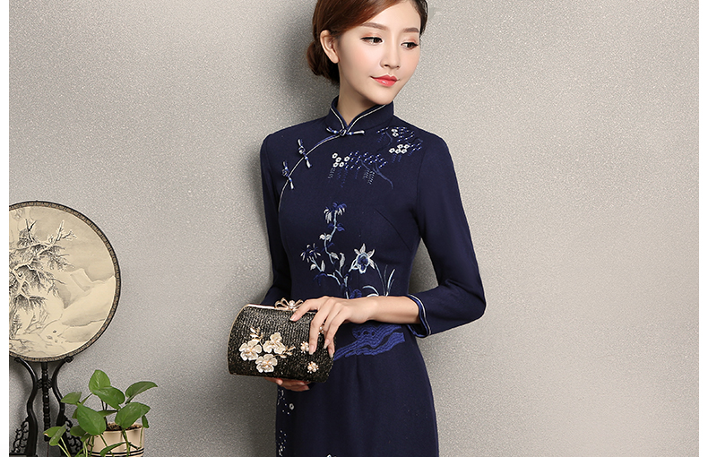 深藍(lán)色繡花旗袍，復(fù)古風(fēng)旗袍裙