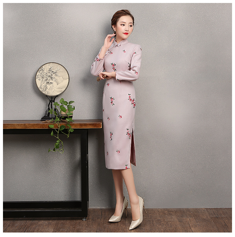 淡粉繡小花旗袍，粉嫩清純旗袍裙