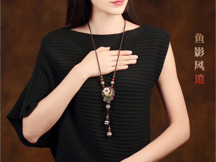 復(fù)古風(fēng)琉璃吊墜毛衣鏈,魚(yú)影風(fēng)銷(xiāo)項(xiàng)鏈