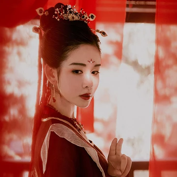 紅佛女子頭像，唯美古風真人頭像