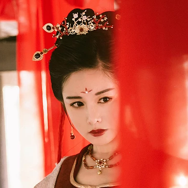 紅佛女子頭像，唯美古風真人頭像