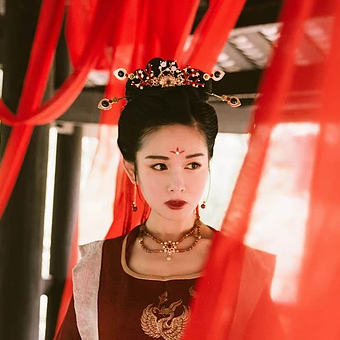 紅佛女子頭像，唯美古風真人頭像