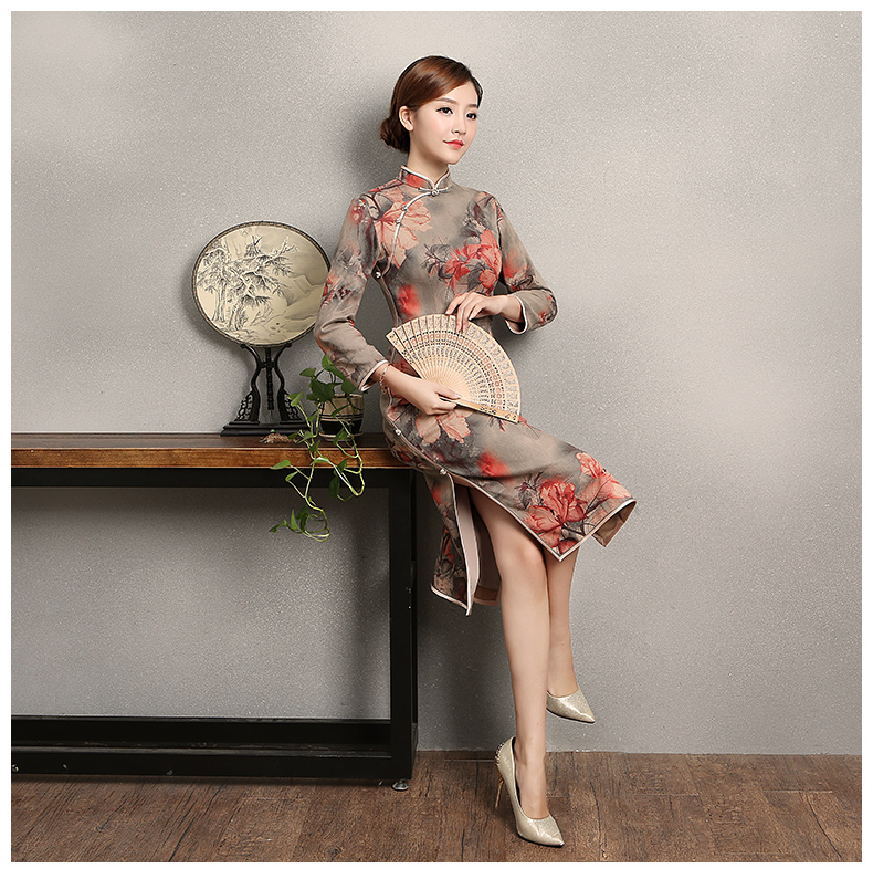 復(fù)古風(fēng)紅旦旗袍，中式紅花朵旗袍裙