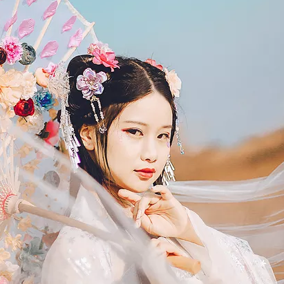 嬌艷帶傘女生頭像，唯美古風(fēng)真人頭像