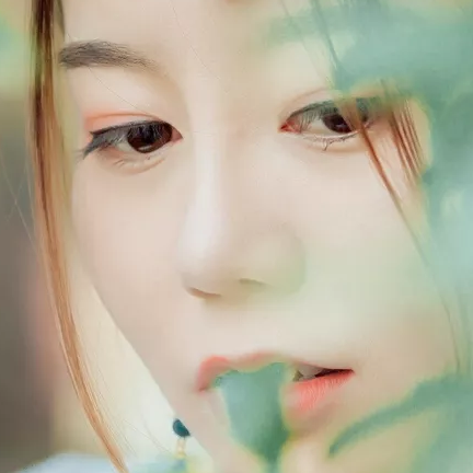 清新帶傘團扇女生頭像，唯美古風真人頭像