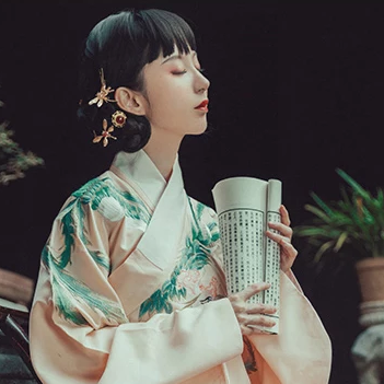 俏皮可愛帶團(tuán)扇女生頭像，唯美古風(fēng)真人頭像