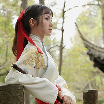 霸氣吹笛女生頭像，唯美古風(fēng)真人頭像