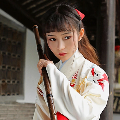 霸氣吹笛女生頭像，唯美古風(fēng)真人頭像